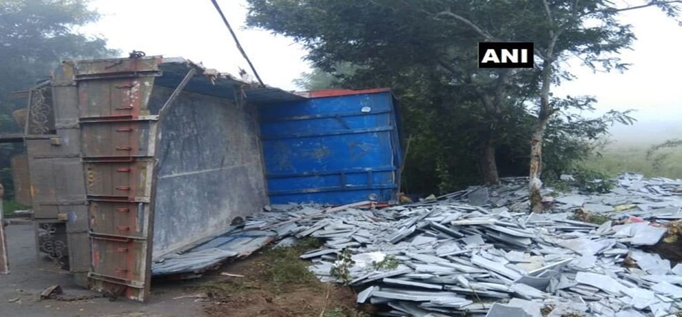 Maharashtra truck accident in Sangli 10 people dead