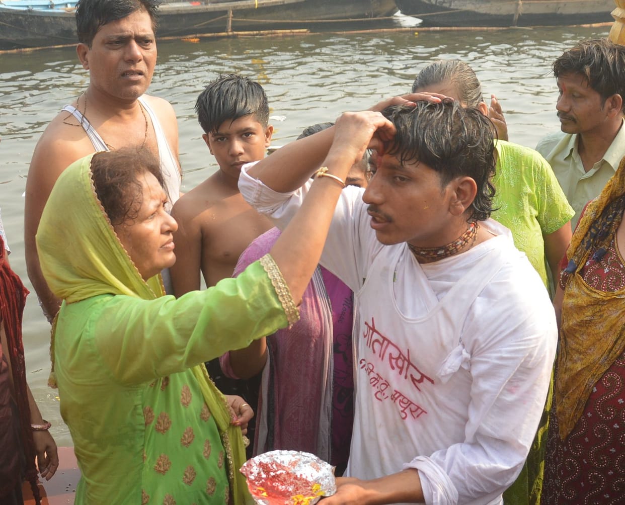 बिन भाई के बहनों ने जोड़ा धर्म का  नाता