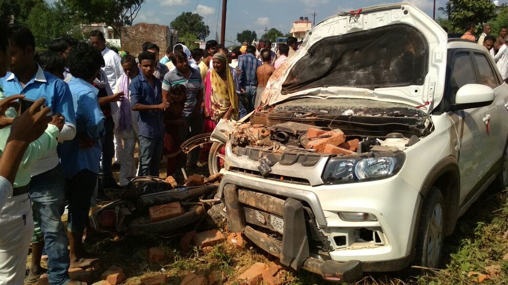 couple killed in road accident at bhadohi when he going temple