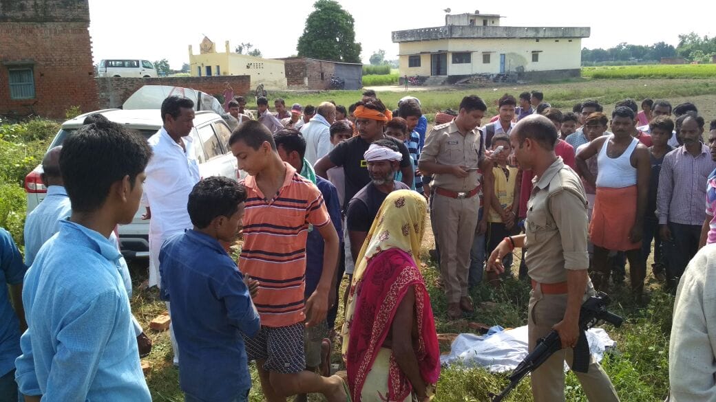 couple killed in road accident at bhadohi when he going temple