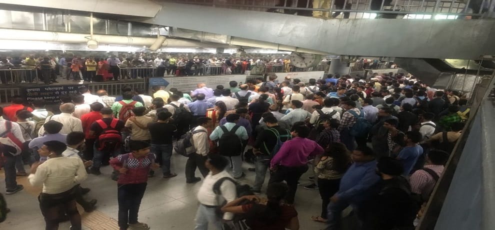 Delhi Metro Blue Line faces technical glitch around 22 minutes