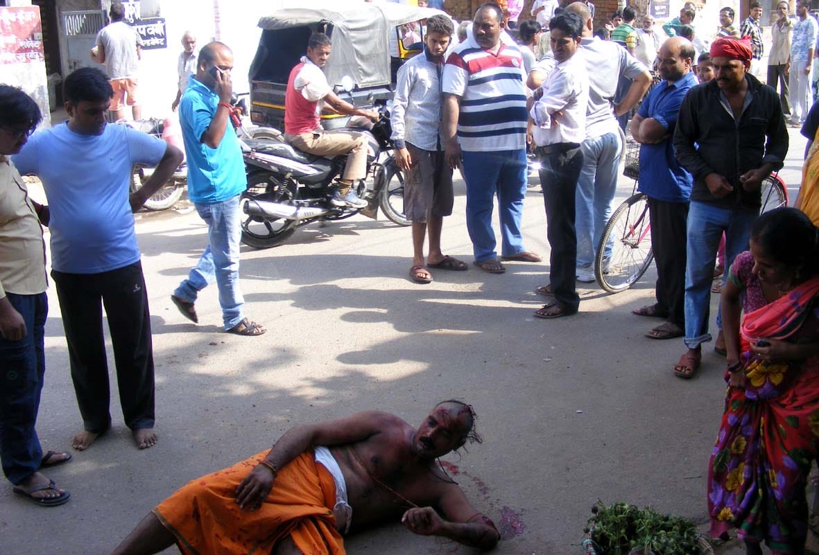 protest and violence in ghazipur after RRS worker murder