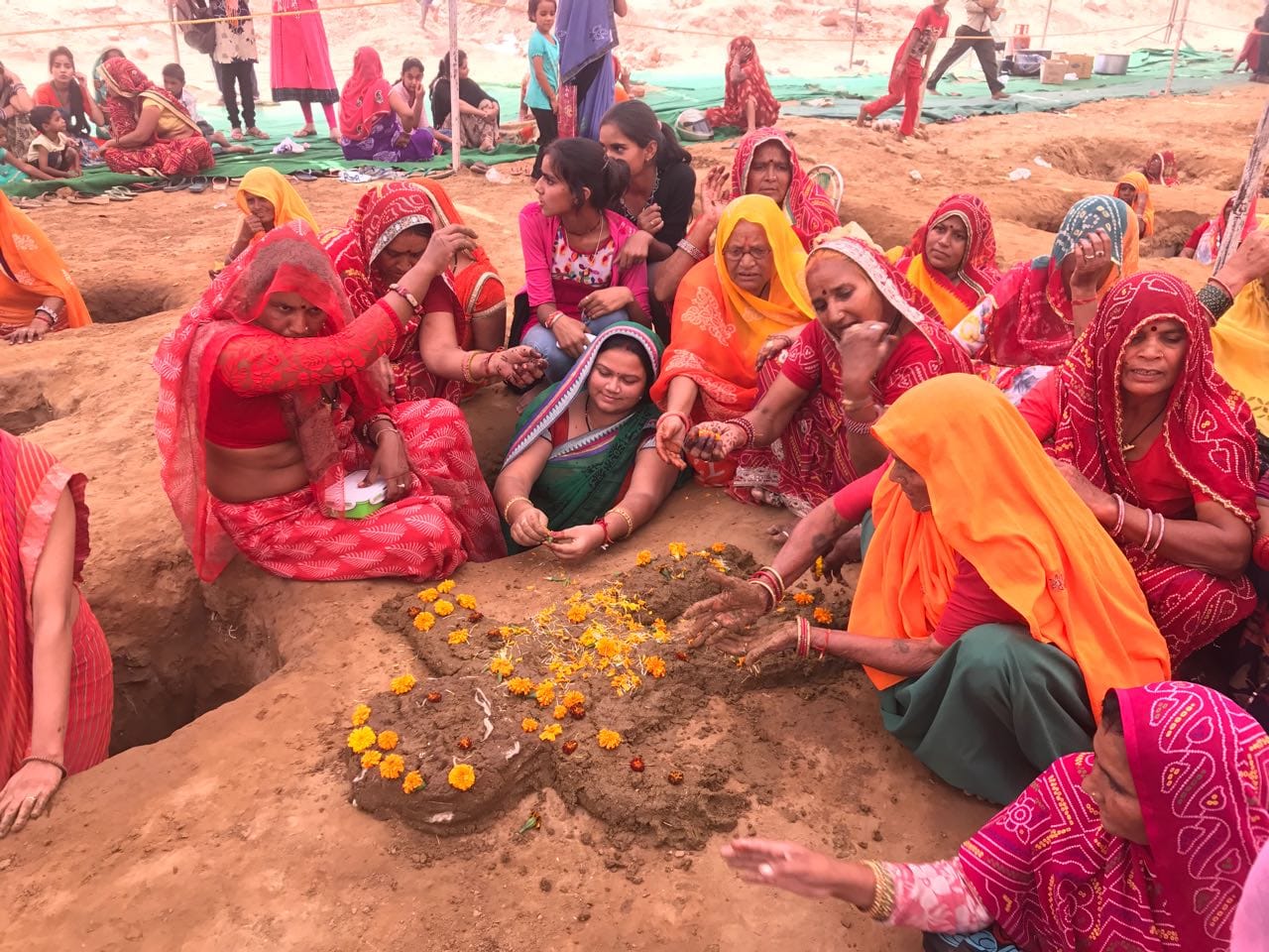 bhaidooj celebrated in tombs in nindar jaipur by farmers   