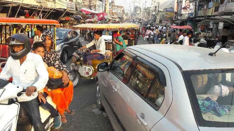 Bus and trains on Bhaiyaju full