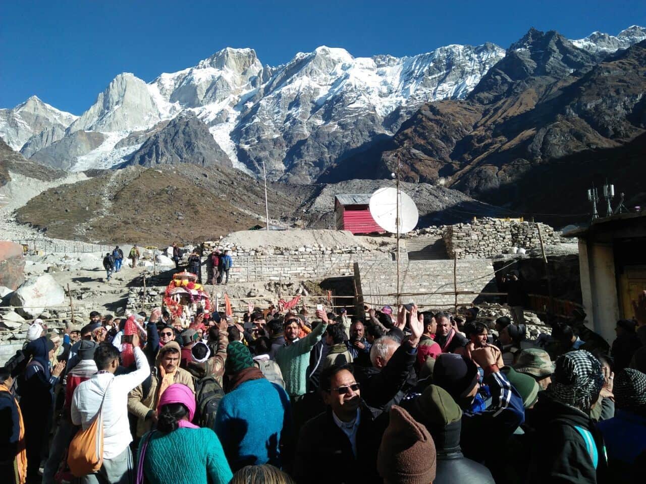 miracle during kedarnath dham door closing ceremony