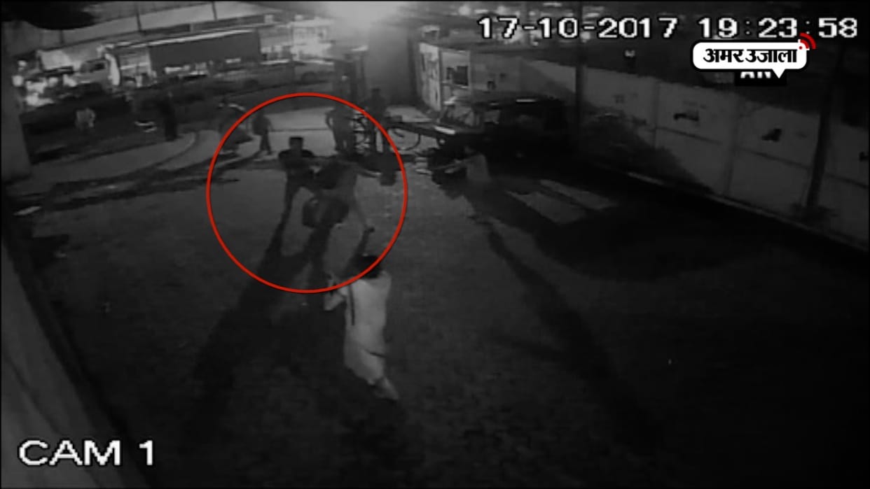 minor girl repeatedly beaten up by youth in Mumbai