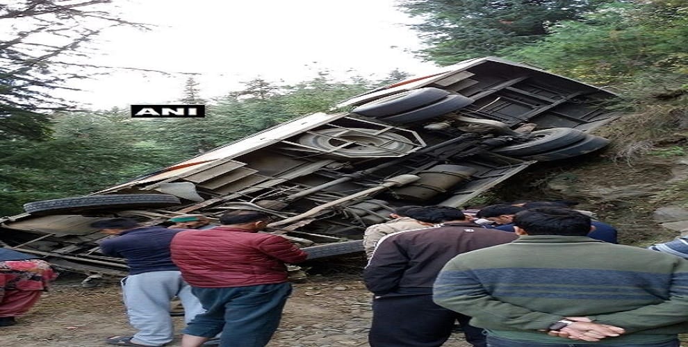 bus fell into a gorge in Nankhari of Himachal Pradesh
