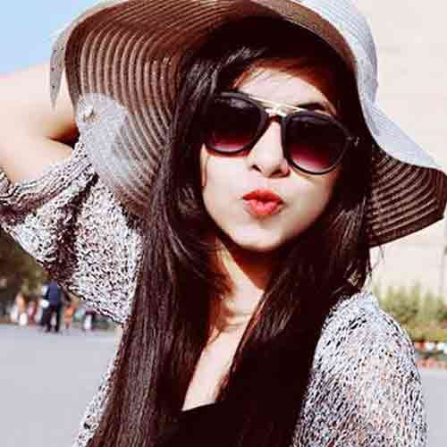 IN BIGG BOSS 11 DHINCHAK POOJA GET ENTRY WITH HUGE MONEY
