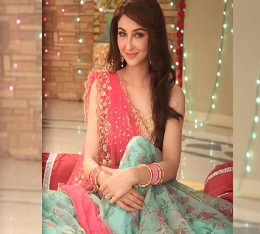 Saumya Tandon shares with husband on demand from fans Aasif Sheikh leaves comment