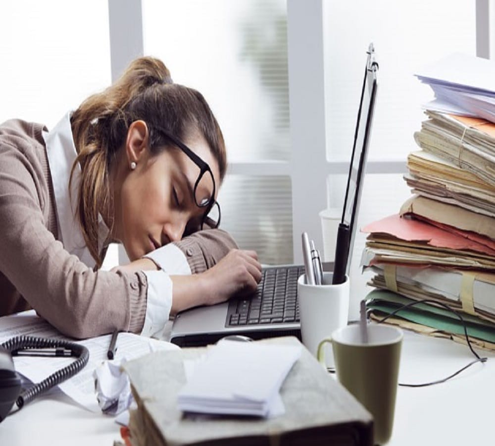 one power nap between office work will give you amazing benefits says research