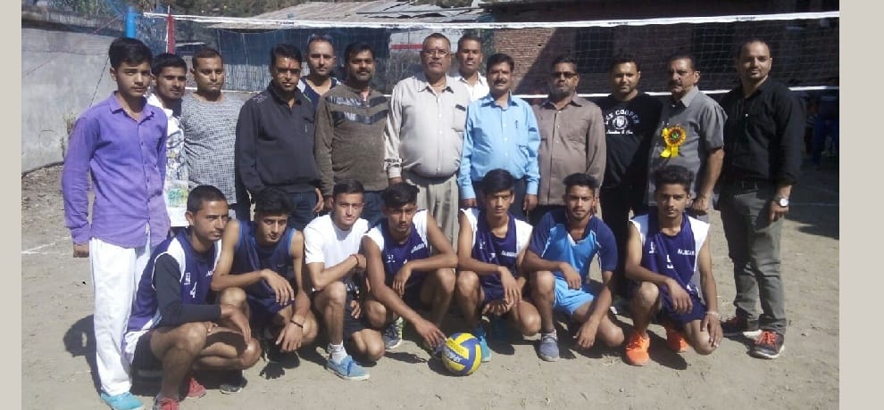 वॉलीबाल सेमिफाइनल में राजनगर ने पुखरी को हराया