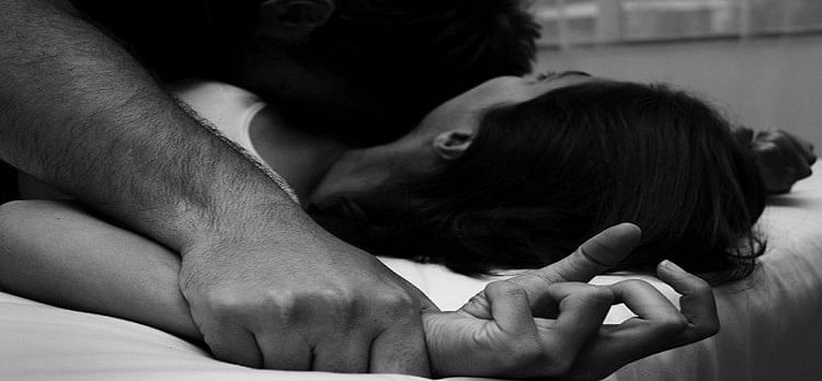 750px x 348px - à¤ªà¥à¤°à¤¿à¤‚à¤¸à¤¿à¤ªà¤² à¤¨à¥‡ à¤Ÿà¥€à¤šà¤° à¤•à¥‡ à¤¸à¤¾à¤¥ à¤•à¤¿à¤¯à¤¾ à¤¦à¥à¤·à¥à¤•à¤°à¥à¤®, à¤…à¤¶à¥à¤²à¥€à¤² à¤µà¥€à¤¡à¤¿à¤¯à¥‹ à¤¬à¤¨à¤¾à¤ˆ à¤”à¤° à¤«à¤¿à¤°... -  Woman Teacher Rape By Principal And Then Made Porn Video In Aurangabad Of  Bi