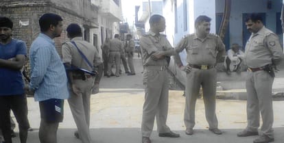 Bloody conflicts in two sides, stone-firing, four injured