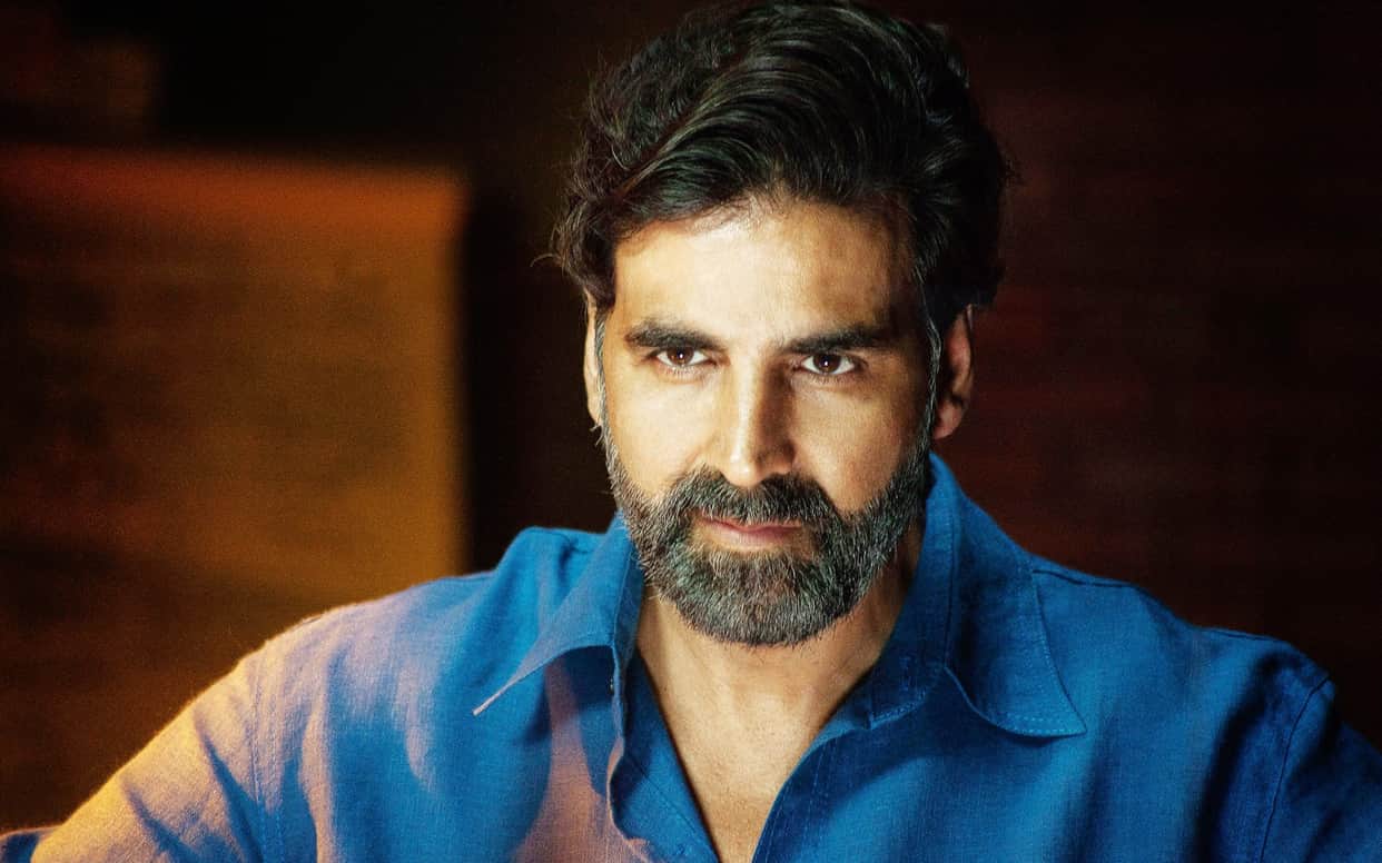 Akshay Kumar helps martyrs family during Diwali Festival 