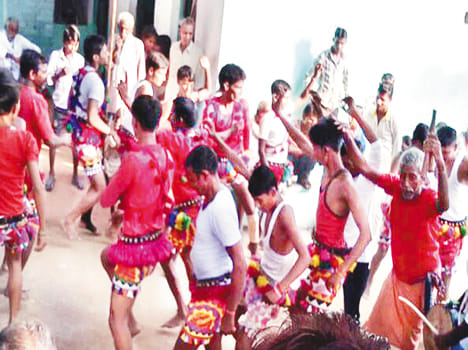 Divari dance artists join together