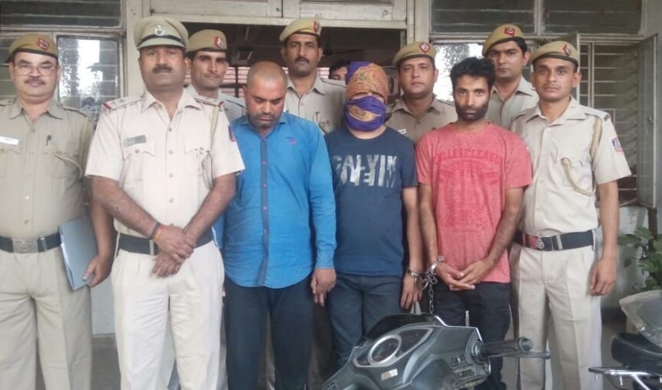 Delhi police arrested an auto-lifter who done plastic surgery to hide his identity, 12 SUV recovered
