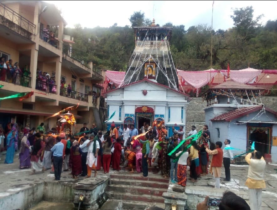 baba kedar utsav doli huge welcome in guptkashi