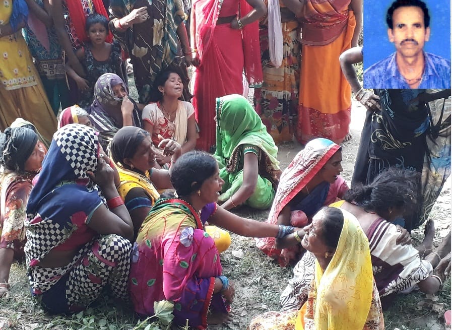 फरसा से नाविक की गला काटकर हत्या