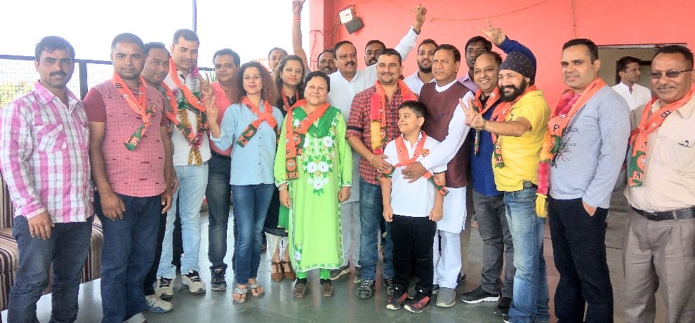 himachal assembly election 2017 Ex mla sdanand family joins bjp 