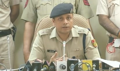 Delhi police arrested an auto-lifter who done plastic surgery to hide his identity, 12 SUV recovered