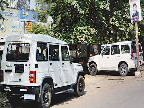 taxi stand on hospital gate, problem for patient 