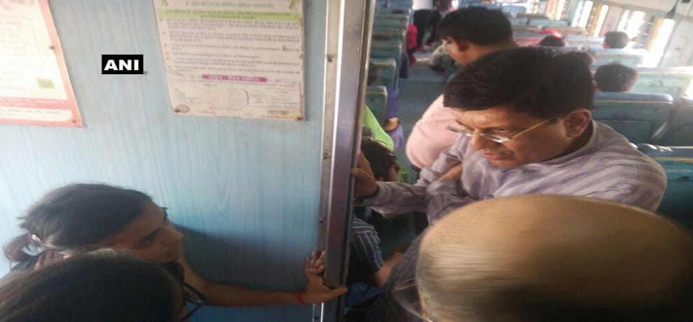 Railway minister Piyush Goyal surprise visit in Kota JanShatabdi