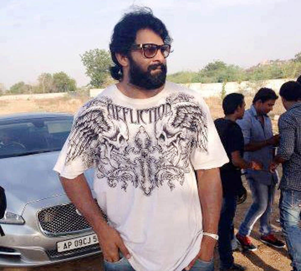 baahubali actor prabhas rejected 6000 girls proposal and going to marry with anushka shetty