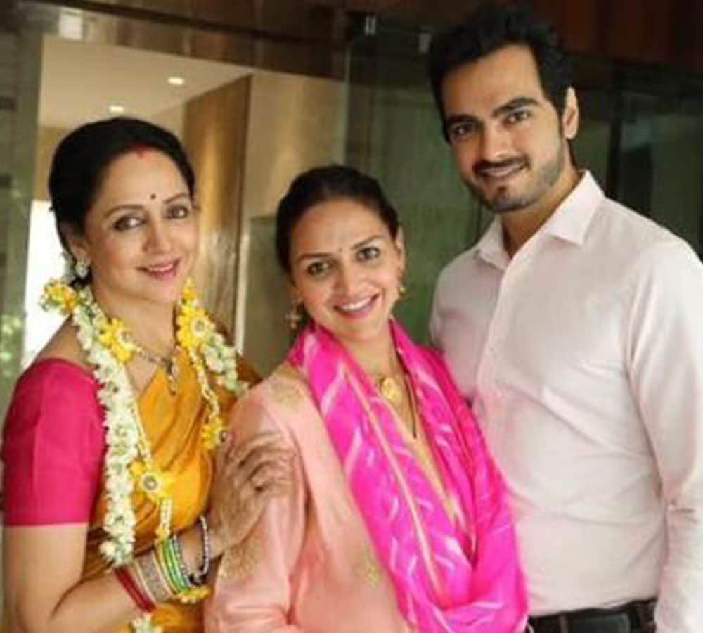 Esha Deol dance on her brother-in-law wedding on Birthday