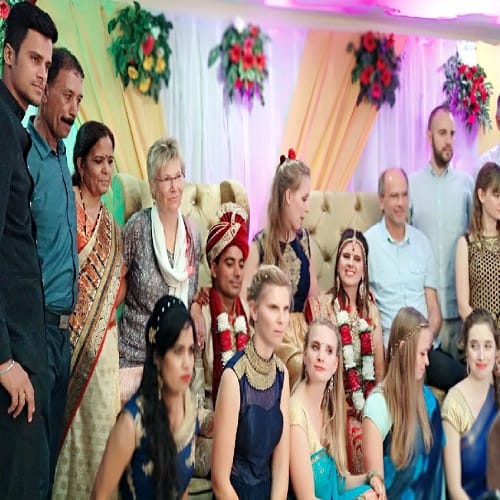 The foreign lady came to the heart of the Indian, seven rounds of UP pavilion