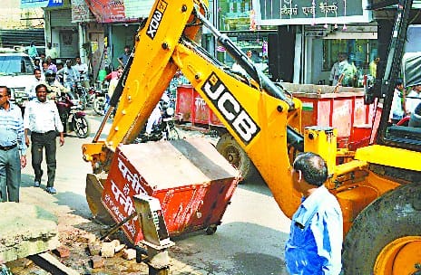 सदर बाजार से बहादुरगंज तक चला अतिक्रमण पर डंडा
