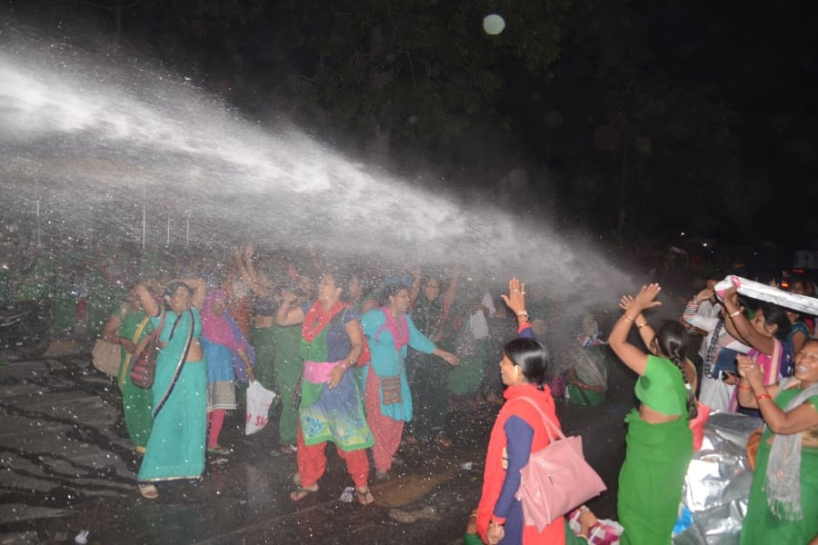 anganwadi activists protest continue in Lucknow.