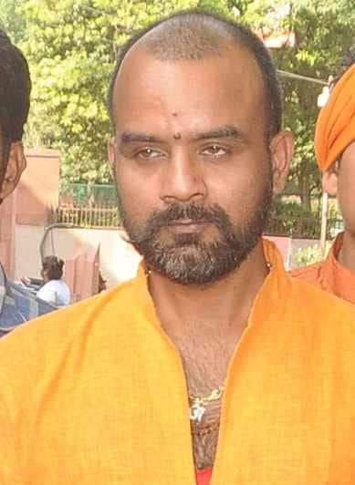 hindu yuva vahini chanted shiv chalisa on tajmahal