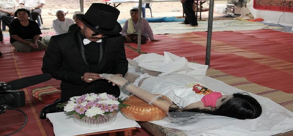 These are the Eleven odd couples in the world