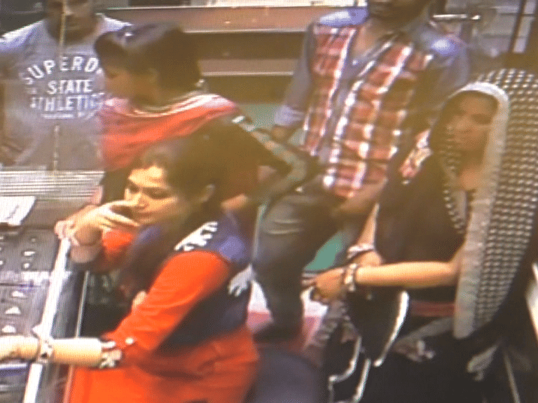  Jewelery stolen from jewelery showroom, women caught in CCTV camera