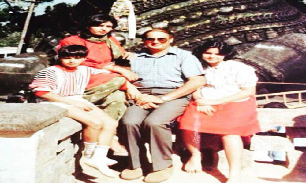 you can not Identify these famous Bollywood actress by their childhood picture