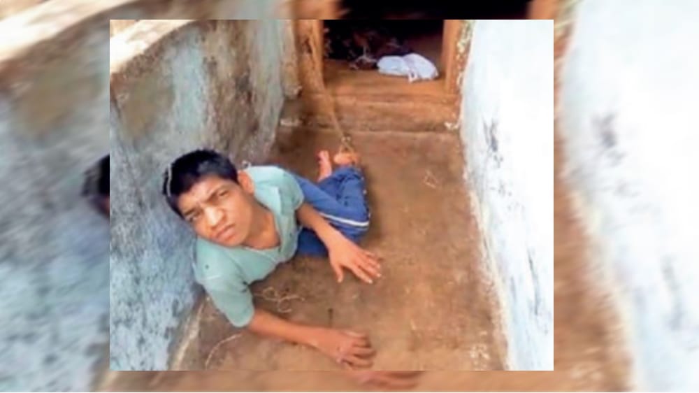 mother tied son from 22 year wants to meet pm modi