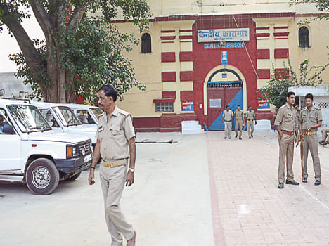 Prisoner killed in Fatehgarh  jail