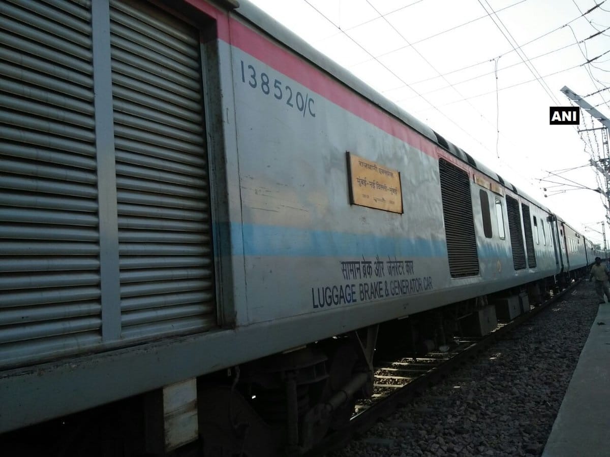 Two railway employees cut off from Rajdhani Express while fixing the signal, created chaos