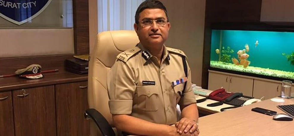  in bureaucracy reshuffle now rakesh asthana is CBI special director