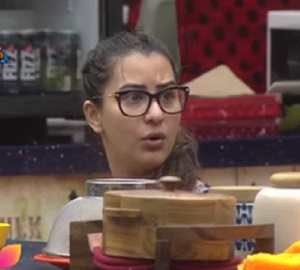 bigg boss 11 new contestant dhinchak pooja has louse in his head  