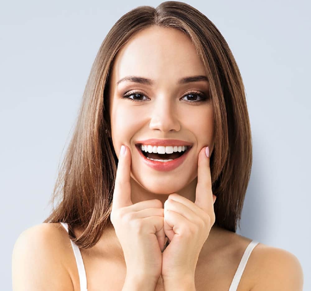 Know how to whiten teeth naturally with the help of banana peel