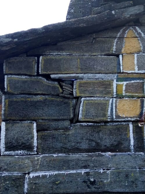 Tungnath temple is in danger due to stone collapse