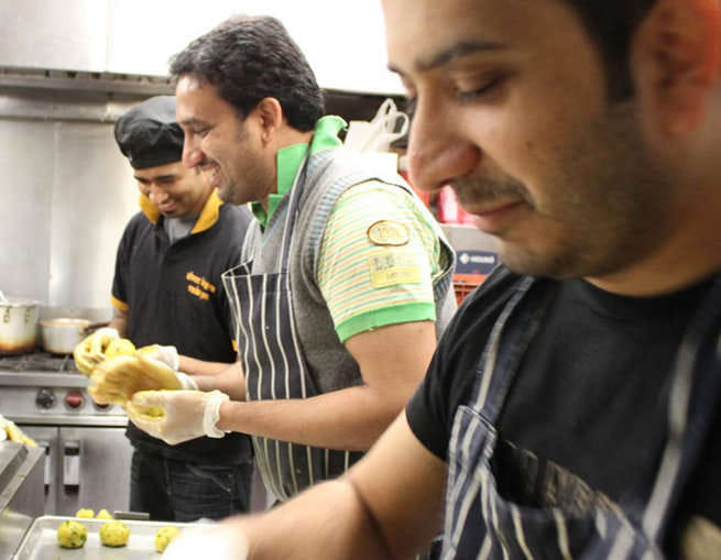  Mumbai boys Sujay Sohani and Subodh Joshi become millionaires by selling vada pav