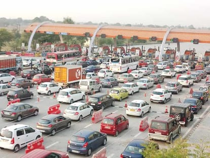 long jam at yamuna expressway after diwali