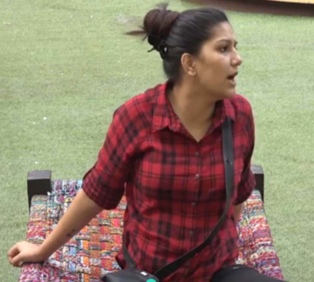 sapna choudhary again warn to contestant in bigg boss house