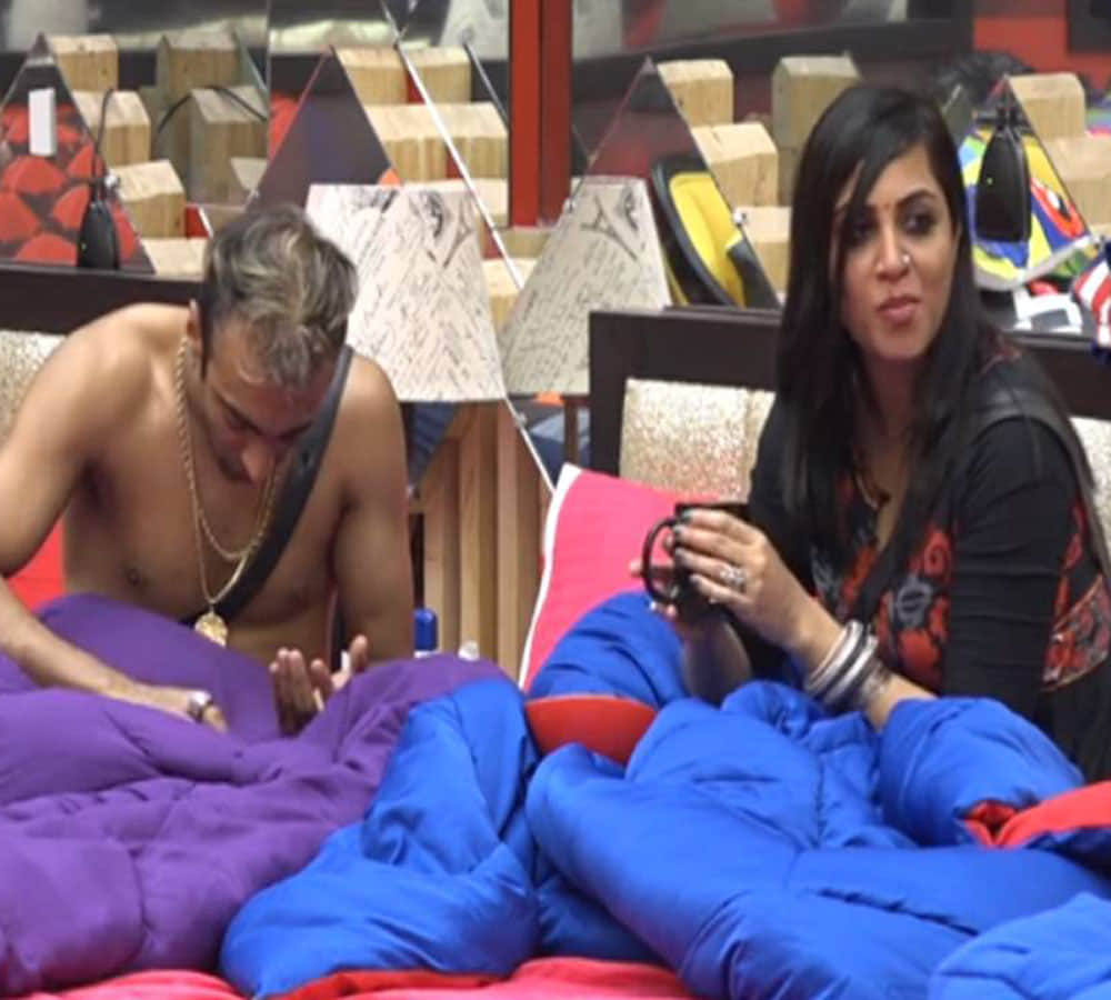 sapna choudhary again warn to contestant in bigg boss house