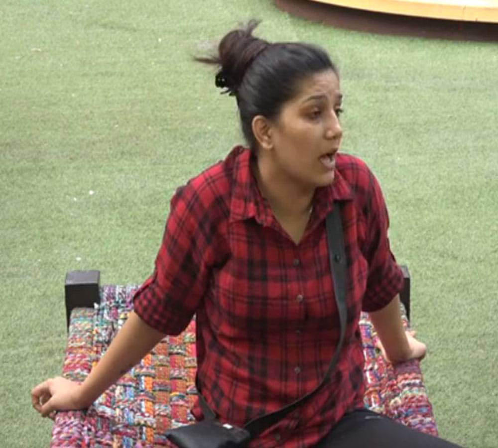 sapna chaudhary wrong step will benifit for hina khan in bigg boss house