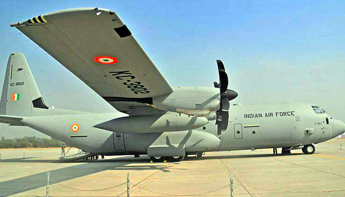 Air Force showing feat on Lucknow-Agra Express today