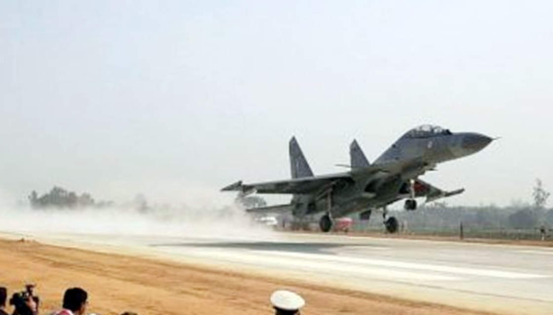 Air Force showing feat on Lucknow-Agra Express today