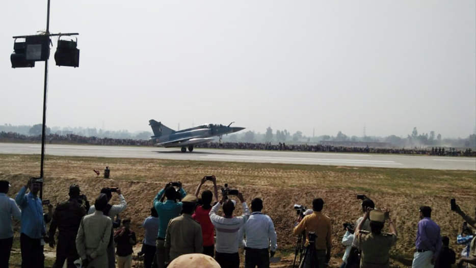 Fighter aircraft will run on expressway